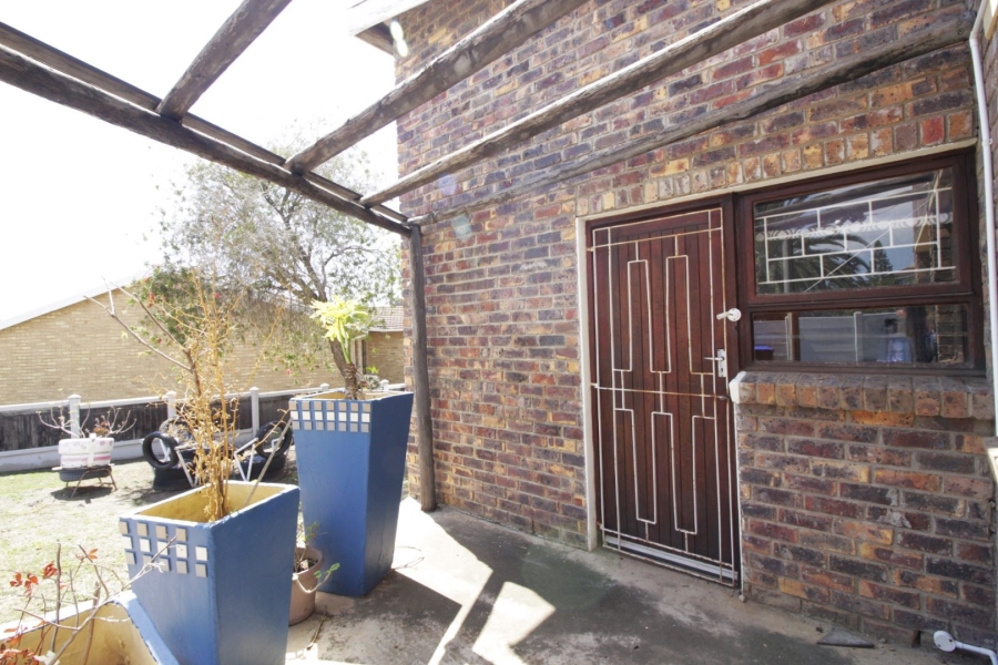 3 Bedroom Property for Sale in Wavecrest Eastern Cape